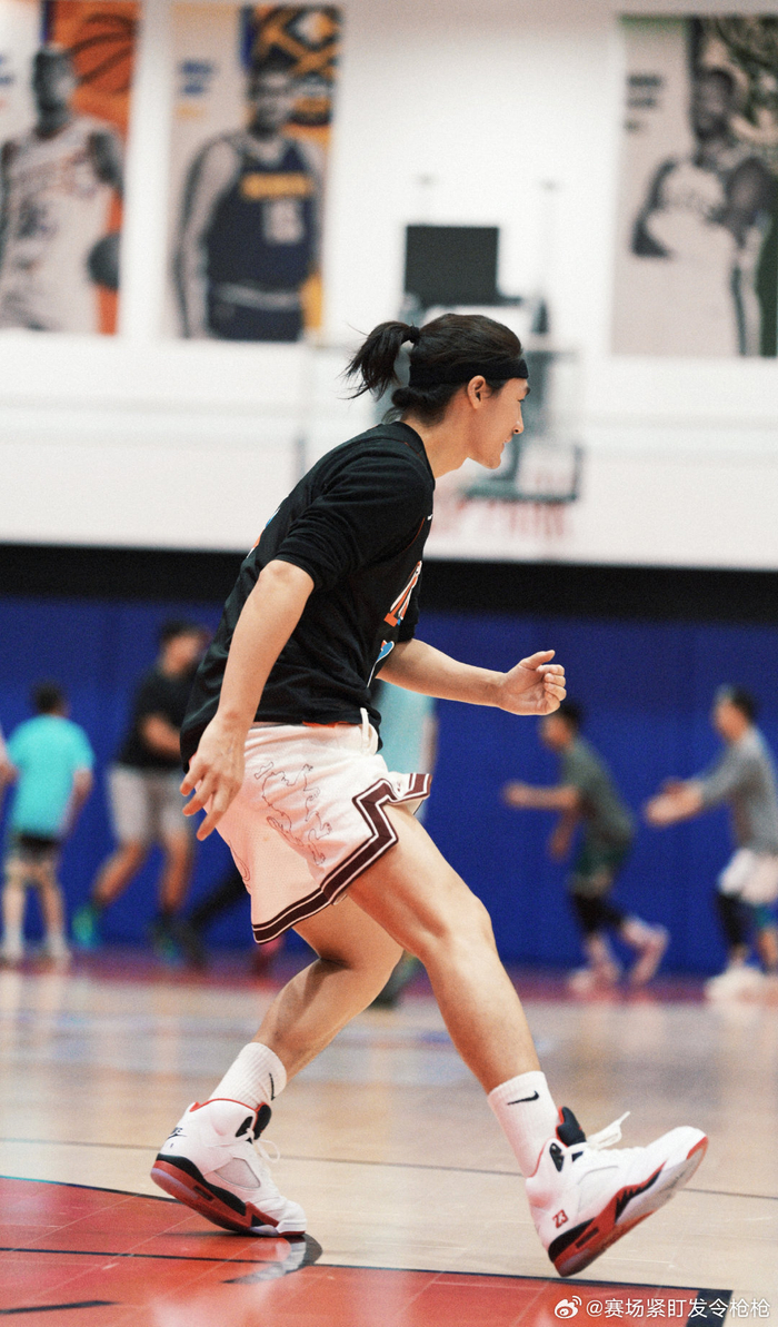 开云APP-演员此沙分享球场动态|小演员_新浪体育_新浪新闻