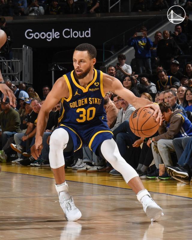 kaiyun.com-【现场】关键卡位战落败 勇士球迷一场体味赛季百态