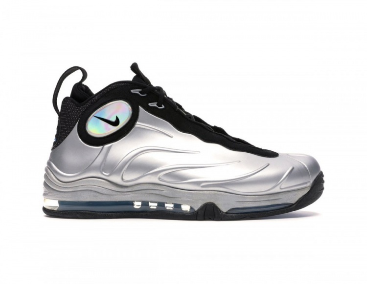 kaiyun.com-致敬马刺名宿！库里今日入场上脚邓肯经典Nike“钢铁”球鞋