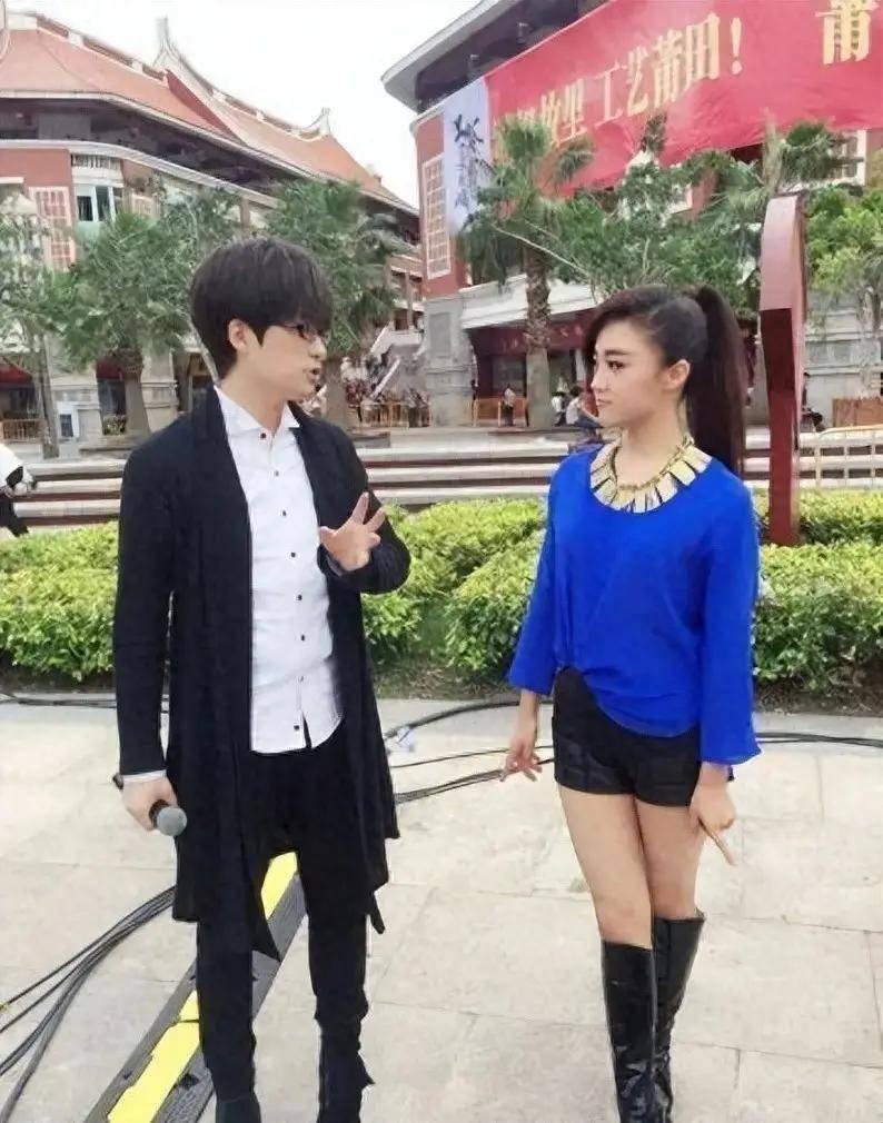 开云APP-玖月奇迹离婚7年,王小玮近况曝光,43岁无婚无育,发福显老