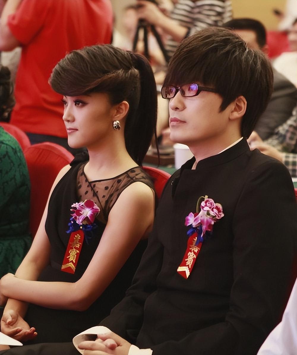 开云APP-玖月奇迹离婚7年,王小玮近况曝光,43岁无婚无育,发福显老